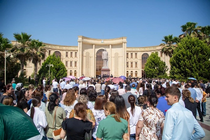 Salyanda 15 iyun - Milli Qurtuluş Günü qeyd edildi — FOTOLAR Salyanda 15 iyun - Milli Qurtuluş Günü qeyd edildi — FOTOLAR