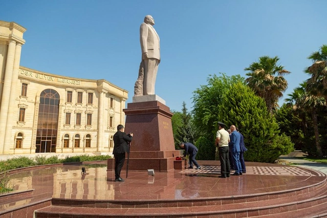 Salyanda 15 iyun - Milli Qurtuluş Günü qeyd edildi — FOTOLAR Salyanda 15 iyun - Milli Qurtuluş Günü qeyd edildi — FOTOLAR