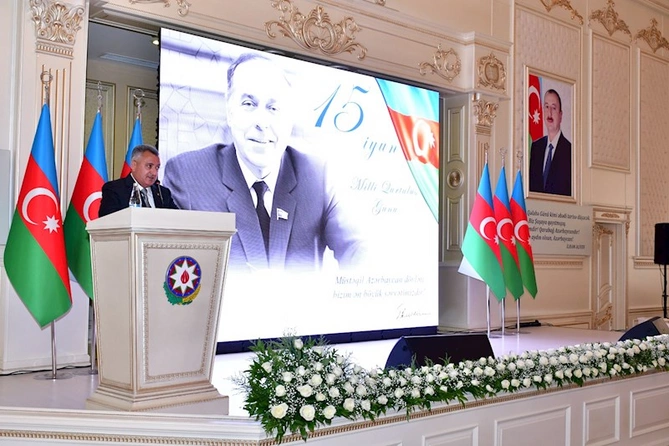 Abşeron rayonunda 15 iyun — Milli Qurtuluş Gününə həsr olunan tədbir keçirilib (FOTOLAR) Abşeron rayonunda 15 iyun — Milli Qurtuluş Gününə həsr olunan tədbir keçirilib (FOTOLAR)