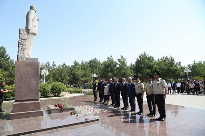 Hacıqabulda Milli Qurtuluş günü qeyd edilib — FOTOLAR Hacıqabulda Milli Qurtuluş günü qeyd edilib — FOTOLAR