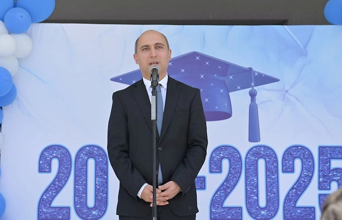 Nazir onların “Son zəng”ində iştirak etdi — FOTOLAR