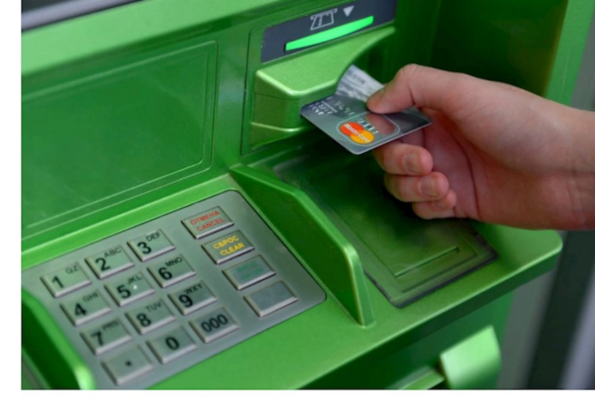 Bank kartlarından oğurluq edildi — MƏBLƏĞ