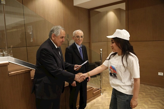“AzərEnerji” Milli Qurtuluş Gününə həsr olunan tədbirlər keçirdi — FOTOLAR “AzərEnerji” Milli Qurtuluş Gününə həsr olunan tədbirlər keçirdi — FOTOLAR