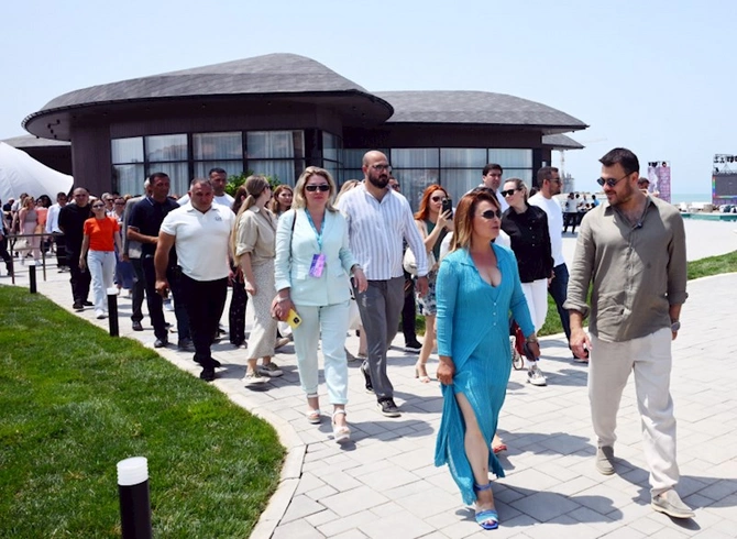 Xəzər sahilində “Viva La Vida Longevity Camp 2025” beynəlxalq konqresinin açılışı olub — FOTOLAR (YENİLƏNİB) Xəzər sahilində “Viva La Vida Longevity Camp 2025” beynəlxalq konqresinin açılışı olub — FOTOLAR (YENİLƏNİB)