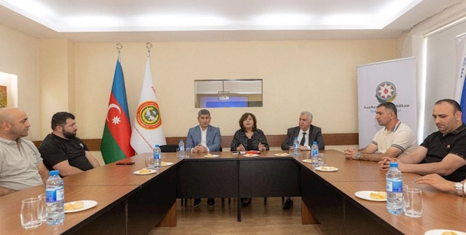 Müharibə veteranlarının iştirakı ilə “İnsan hüquqları və sağlam həyat tərzi” mövzusunda tədbir keçirilib — FOTOLAR Müharibə veteranlarının iştirakı ilə “İnsan hüquqları və sağlam həyat tərzi” mövzusunda tədbir keçirilib — FOTOLAR