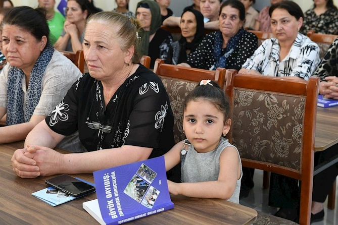 Şirvanda keçmiş məcburi köçkünlərə ödənişsiz hüquqi yardım göstərilib — FOTOLAR/VİDEO Şirvanda keçmiş məcburi köçkünlərə ödənişsiz hüquqi yardım göstərilib — FOTOLAR/VİDEO