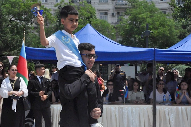 7 nömrəli tam orta məktəbdə “Son Zəng” tədbiri keçirilib — FOTOLAR