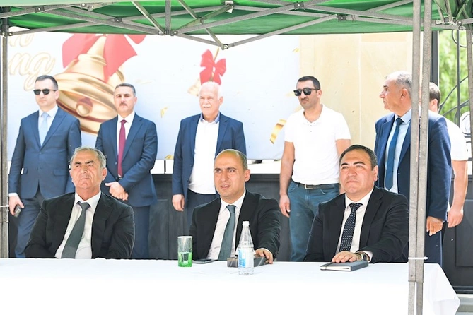 Nazir onların “Son zəng”ində iştirak etdi — FOTOLAR