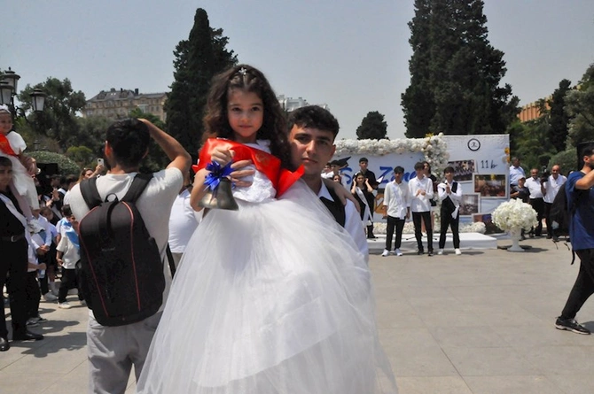 7 nömrəli tam orta məktəbdə “Son Zəng” tədbiri keçirilib — FOTOLAR