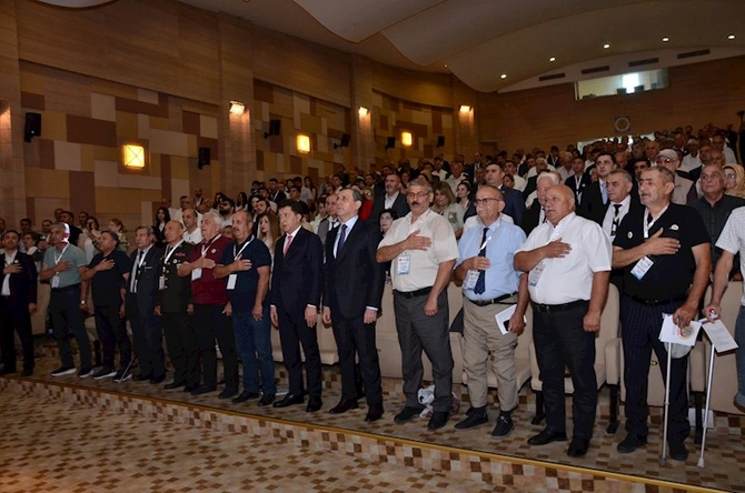 Vəhdət Partiyasının növbədənkənar VI Qurultayı keçirildi — Yeni sədr seçildi (FOTOLAR)