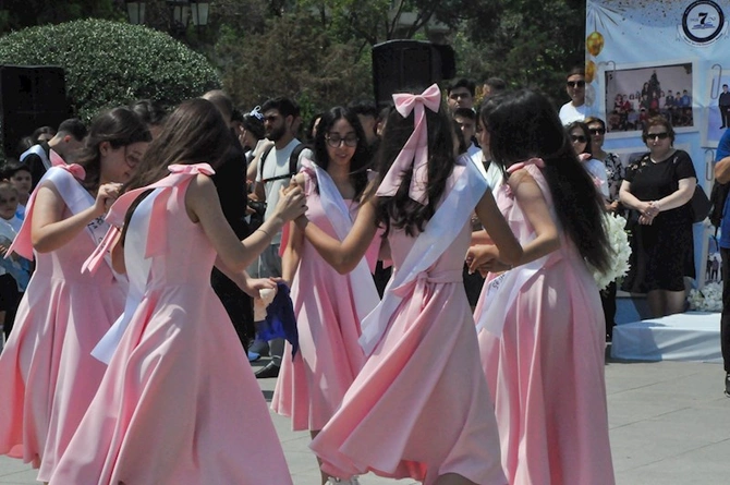 7 nömrəli tam orta məktəbdə “Son Zəng” tədbiri keçirilib — FOTOLAR