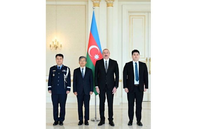 İlham Əliyev Koreya Respublikasının yeni səfirinin etimadnaməsini qəbul edib — FOTOLAR