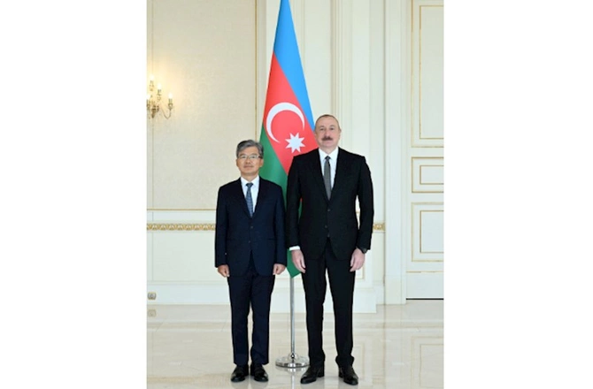 İlham Əliyev Koreya Respublikasının yeni səfirinin etimadnaməsini qəbul edib — FOTOLAR