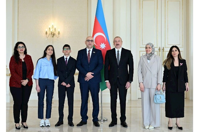 Prezident Fələstinin ölkəmizdə yeni təyin olunmuş səfirinin etimadnaməsini qəbul edib — FOTOLAR