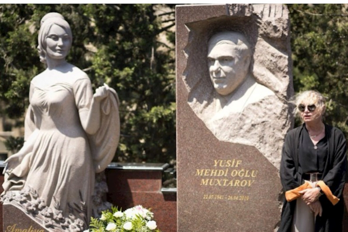 Amaliya Pənahovanın məzarı ziyarət olundu — FOTOLAR