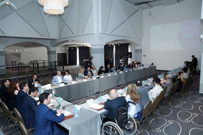 Audivizual mediada bərabərlik və informasiyaya əlçatanlıq mövzusunda görüş keçirildi — FOTOLAR Audivizual mediada bərabərlik və informasiyaya əlçatanlıq mövzusunda görüş keçirildi — FOTOLAR