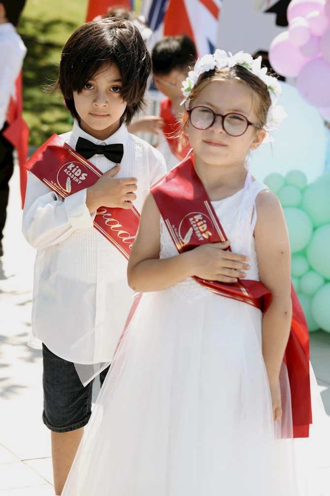 Kids Academy by British School Körpələr Evi-Uşaq Bağçasında Məzun günü — FOTOLAR Kids Academy by British School Körpələr Evi-Uşaq Bağçasında Məzun günü — FOTOLAR