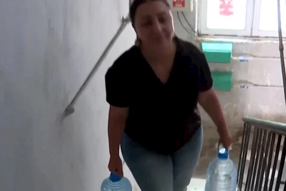 “Hamı vedrə əlində küçələrdədir...” — VİDEO