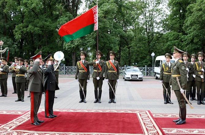 Minskdə Azərbaycan və Belarus müdafiə nazirləri görüşüb — FOTO Minskdə Azərbaycan və Belarus müdafiə nazirləri görüşüb — FOTO