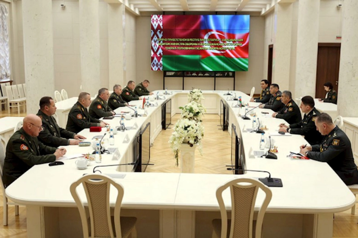 Minskdə Azərbaycan və Belarus müdafiə nazirləri görüşüb — FOTO