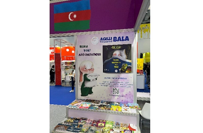 Azərbaycan nəşrləri Pekin Beynəlxalq Kitab Sərgisində — FOTOLAR Azərbaycan nəşrləri Pekin Beynəlxalq Kitab Sərgisində — FOTOLAR