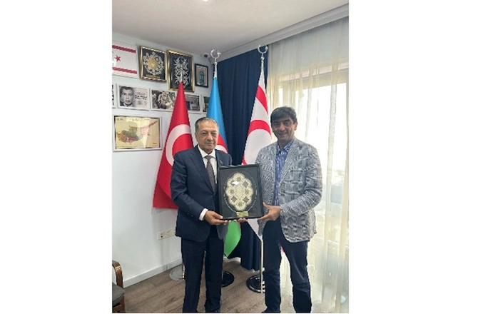 Deputat Kıbrıs Türk Evini ziyarət etdi — FOTOLAR Deputat Kıbrıs Türk Evini ziyarət etdi — FOTOLAR