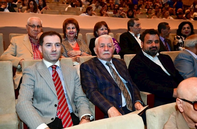 “Muğam aləmi” VII Beynəlxalq Musiqi Festivalının açılışı — FOTOLAR “Muğam aləmi” VII Beynəlxalq Musiqi Festivalının açılışı — FOTOLAR