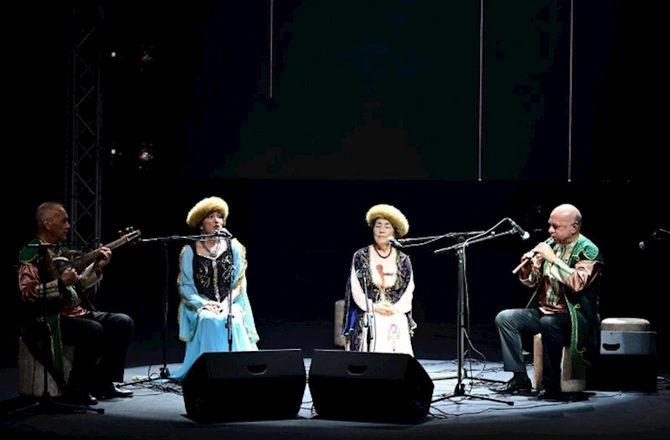 “Muğam aləmi” VII Beynəlxalq Musiqi Festivalının açılışı — FOTOLAR “Muğam aləmi” VII Beynəlxalq Musiqi Festivalının açılışı — FOTOLAR