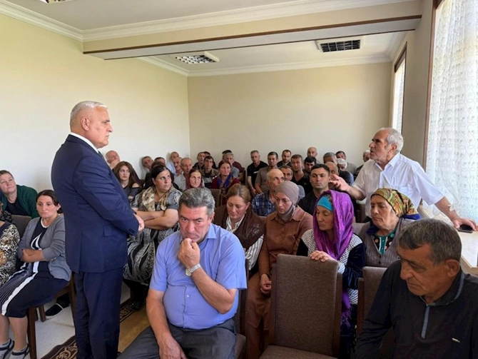 Milli Məclisin deputatı Vüqar Rəhimzadə Ordubadda seçiciləri ilə növbəti görüşünü keçirib — FOTOLAR Milli Məclisin deputatı Vüqar Rəhimzadə Ordubadda seçiciləri ilə növbəti görüşünü keçirib — FOTOLAR