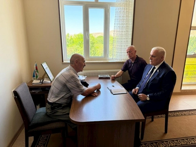 Milli Məclisin deputatı Vüqar Rəhimzadə Ordubadda seçiciləri ilə növbəti görüşünü keçirib — FOTOLAR Milli Məclisin deputatı Vüqar Rəhimzadə Ordubadda seçiciləri ilə növbəti görüşünü keçirib — FOTOLAR
