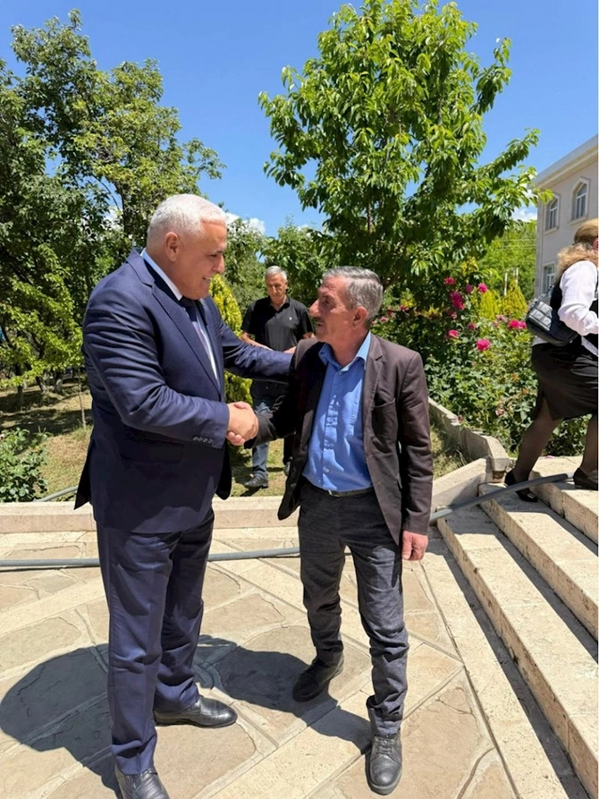 Milli Məclisin deputatı Vüqar Rəhimzadə Ordubadda seçiciləri ilə növbəti görüşünü keçirib — FOTOLAR Milli Məclisin deputatı Vüqar Rəhimzadə Ordubadda seçiciləri ilə növbəti görüşünü keçirib — FOTOLAR