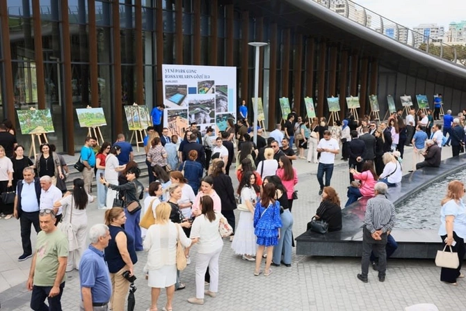 Yeni parkda gənc rəssamların sərgisi keçirildi — FOTOLAR Yeni parkda gənc rəssamların sərgisi keçirildi — FOTOLAR