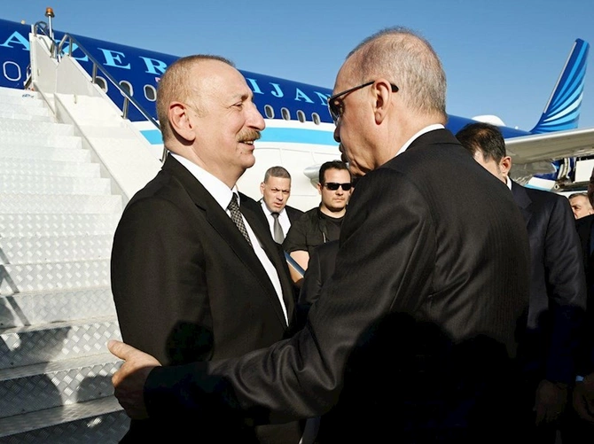 Prezident İlham Əliyevin Türkiyəyə işgüzar səfəri başa çatıb — FOTOLAR Prezident İlham Əliyevin Türkiyəyə işgüzar səfəri başa çatıb — FOTOLAR