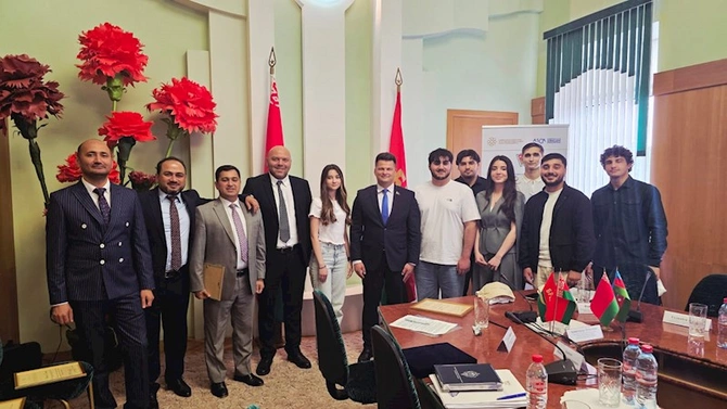 ASGA Minsk şəhərində “Azərbaycan-Belarus Gənclər Forumu”nu reallaşdırdı — FOTOLAR ASGA Minsk şəhərində “Azərbaycan-Belarus Gənclər Forumu”nu reallaşdırdı — FOTOLAR