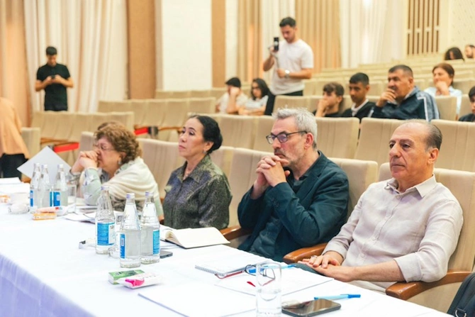 Beynəlxalq muğam ifaçıları müsabiqəsi davam edir — FOTOLAR Beynəlxalq muğam ifaçıları müsabiqəsi davam edir — FOTOLAR