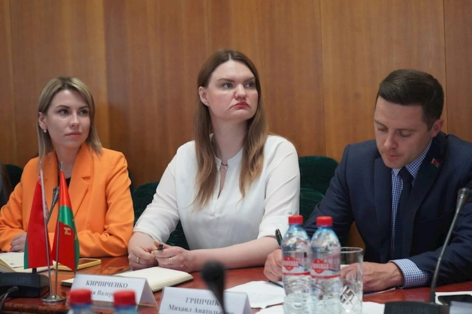 ASGA Minsk şəhərində “Azərbaycan-Belarus Gənclər Forumu”nu reallaşdırdı — FOTOLAR ASGA Minsk şəhərində “Azərbaycan-Belarus Gənclər Forumu”nu reallaşdırdı — FOTOLAR