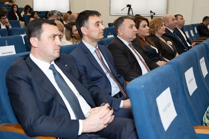 Veysəloğlu Şirkətlər Qrupu 50 tələbəyə təqaüd ayırdı — FOTOLAR