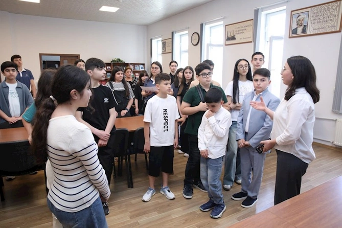 Azərbaycan Həmkarlar İttifaqları Konfederasiyasından uşaqlar üçün master-klas — FOTOLAR