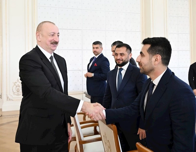 Prezident milli komandanın üzvlərini qəbul etdi — FOTOLAR (YENİLƏNİB) Prezident milli komandanın üzvlərini qəbul etdi — FOTOLAR (YENİLƏNİB)