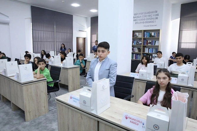 Azərbaycan Həmkarlar İttifaqları Konfederasiyasından uşaqlar üçün master-klas — FOTOLAR