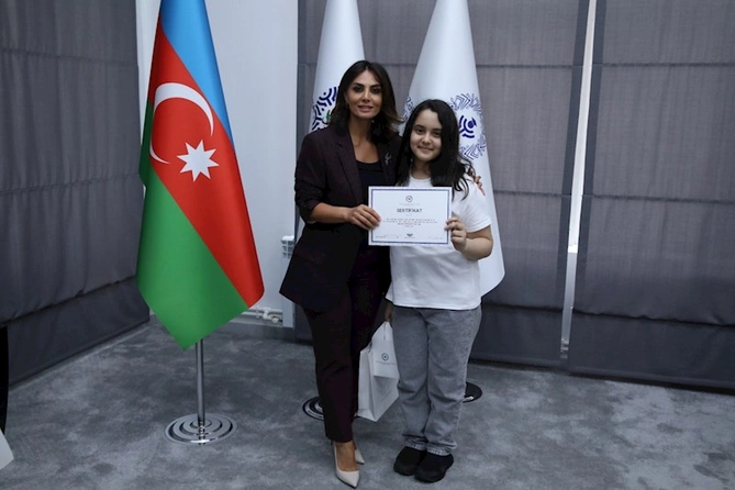 Azərbaycan Həmkarlar İttifaqları Konfederasiyasından uşaqlar üçün master-klas — FOTOLAR
