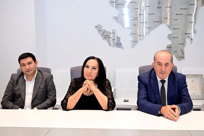 Mədəniyyət Nazirliyində tanınmış aşıq Ulduz Quliyeva ilə görüş olub — FOTOLAR