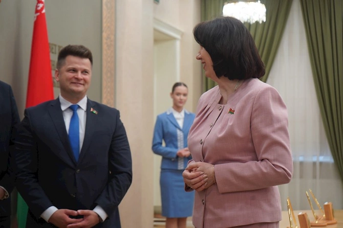 Belarus Parlamentinin sədri Azərbaycan-Belarus Gənclər Forumunun iştirakçılarını qəbul etdi — FOTOLAR Belarus Parlamentinin sədri Azərbaycan-Belarus Gənclər Forumunun iştirakçılarını qəbul etdi — FOTOLAR