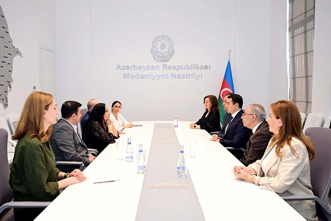Mədəniyyət Nazirliyində tanınmış aşıq Ulduz Quliyeva ilə görüş olub — FOTOLAR