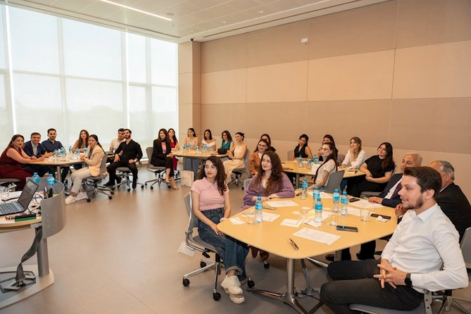 “Azərbaycan mətbuat tarixi” və “Media etikası” mövzularında keçirilən seminarlar yekunlaşıb — FOTOLAR “Azərbaycan mətbuat tarixi” və “Media etikası” mövzularında keçirilən seminarlar yekunlaşıb — FOTOLAR