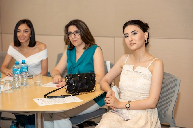 “Azərbaycan mətbuat tarixi” və “Media etikası” mövzularında keçirilən seminarlar yekunlaşıb — FOTOLAR “Azərbaycan mətbuat tarixi” və “Media etikası” mövzularında keçirilən seminarlar yekunlaşıb — FOTOLAR