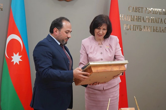 Belarus Parlamentinin sədri Azərbaycan-Belarus Gənclər Forumunun iştirakçılarını qəbul etdi — FOTOLAR Belarus Parlamentinin sədri Azərbaycan-Belarus Gənclər Forumunun iştirakçılarını qəbul etdi — FOTOLAR