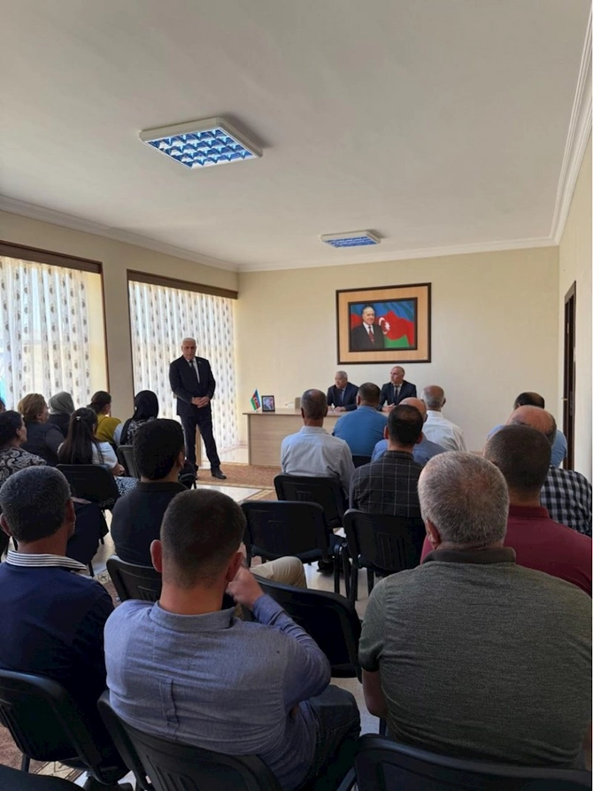 Milli Məclisin deputatı Vüqar Rəhimzadə Culfada seçiciləri ilə növbəti görüşünü keçirib — FOTOLAR Milli Məclisin deputatı Vüqar Rəhimzadə Culfada seçiciləri ilə növbəti görüşünü keçirib — FOTOLAR