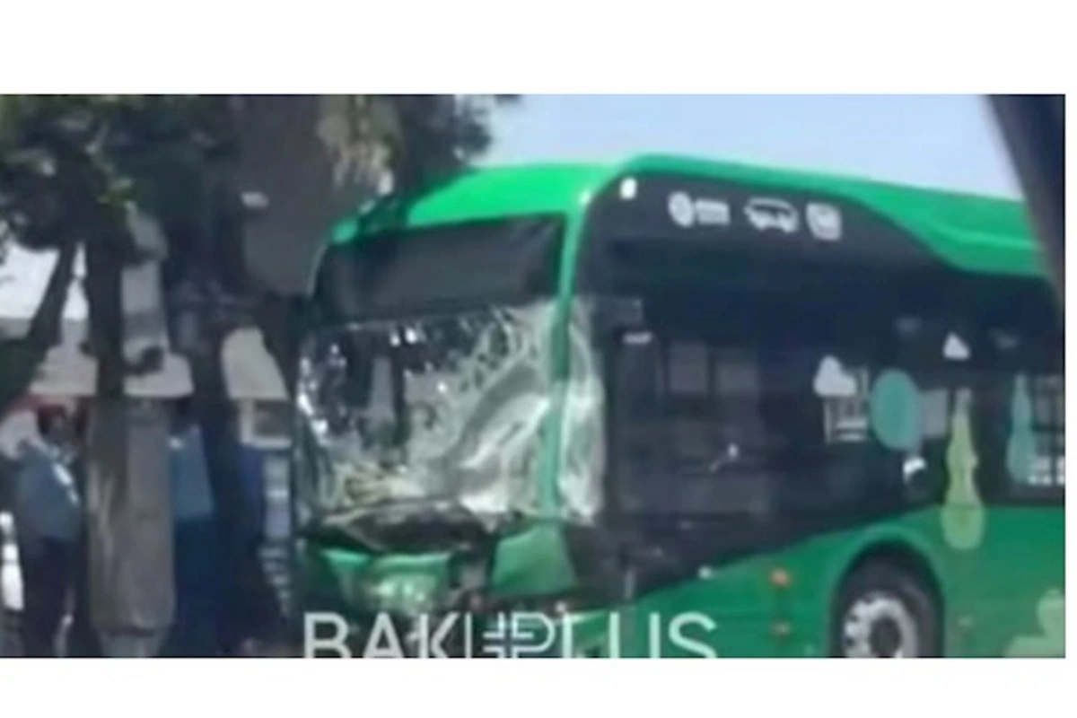 “Bakubus” avtobusu QƏZAYA DÜŞDÜ — Yaralılar VAR (VİDEO)