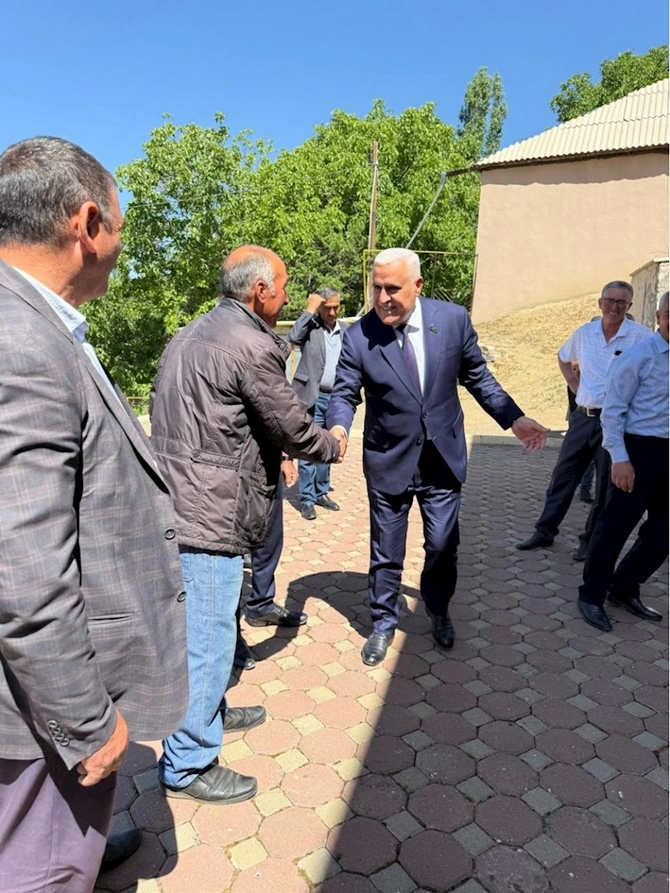 Milli Məclisin deputatı Vüqar Rəhimzadə Culfada seçiciləri ilə növbəti görüşünü keçirib — FOTOLAR Milli Məclisin deputatı Vüqar Rəhimzadə Culfada seçiciləri ilə növbəti görüşünü keçirib — FOTOLAR